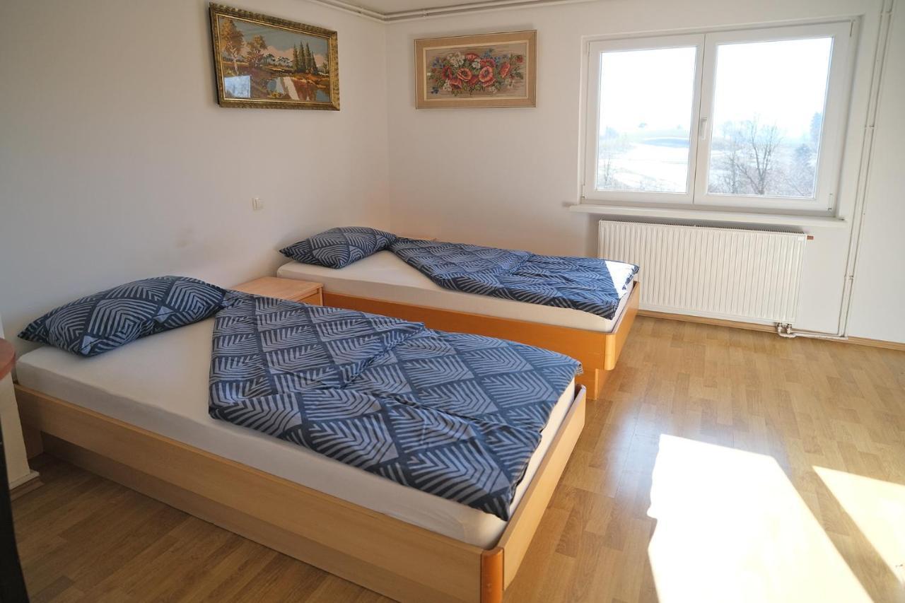 Sostanj Velenje Ravne Sobe Rooms Vrtacnik D O O Exterior photo