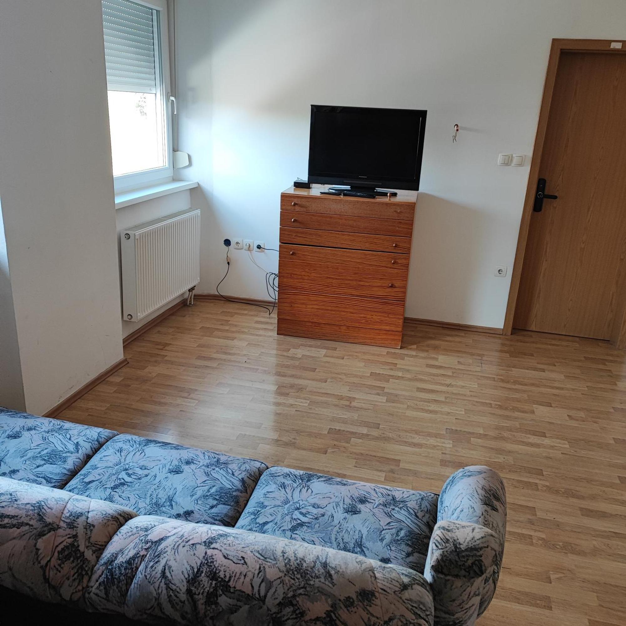 Sostanj Velenje Ravne Sobe Rooms Vrtacnik D O O Exterior photo